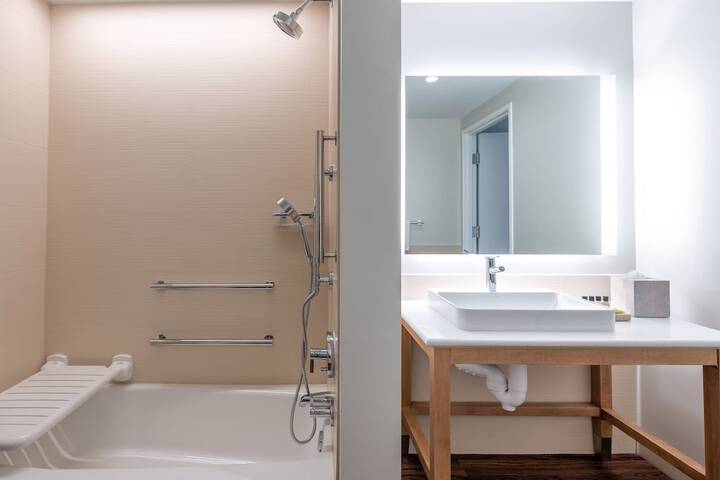 Room 35 of 54