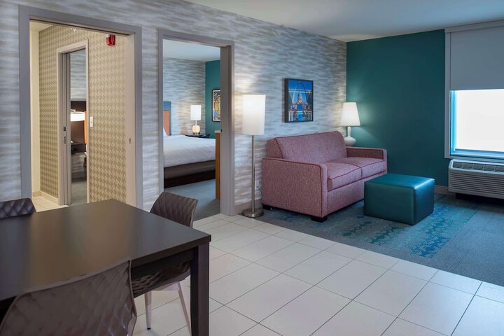 Room 32 of 48