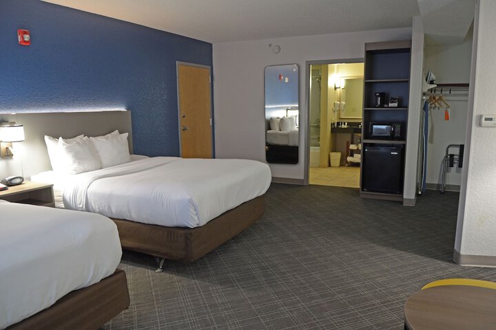 Room 32 of 64