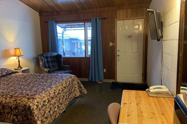 Room 32 of 34