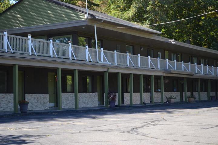 Mount Holyoke Inn