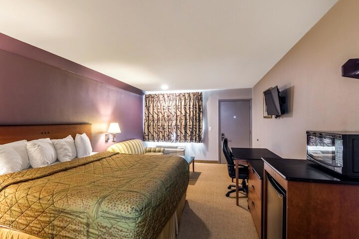 Room 15 of 38