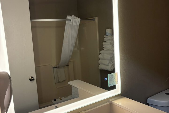 Room 33 of 56