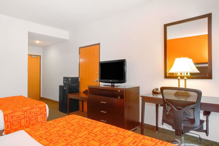 Room 14 of 16