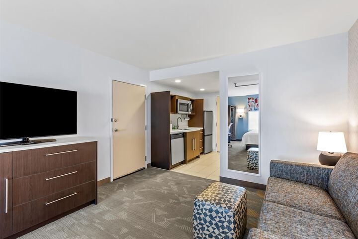 Home2 Suites by Hilton Youngstown West / Austintown