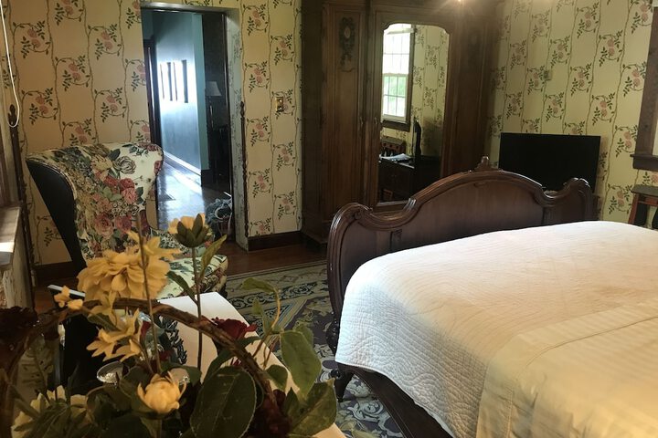 Room 71 of 83
