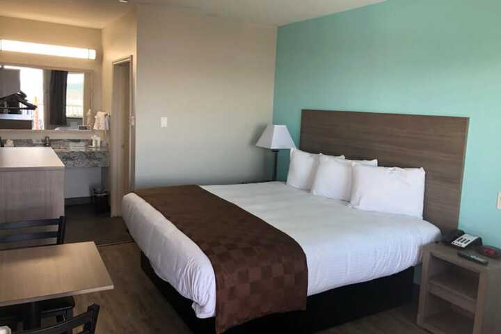 Room 6 of 19