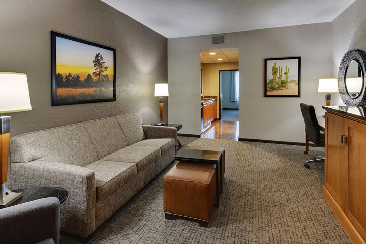 Room 40 of 82