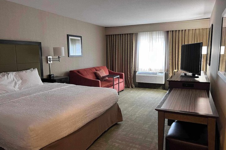 Summit Suites