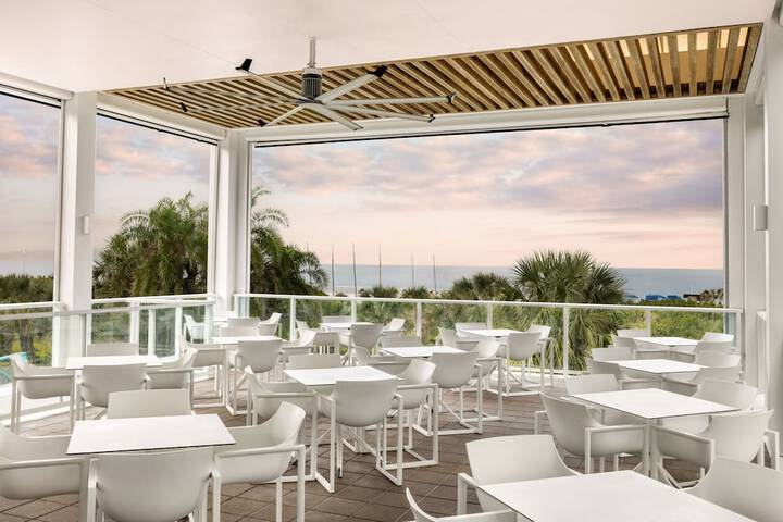 Marriotts Crystal Shores