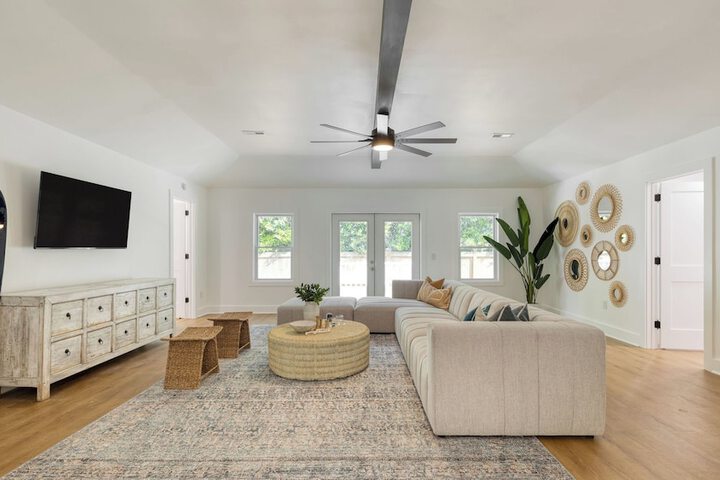 Lumie by Avantstay 5BR Ranch w / Firepit + Patio