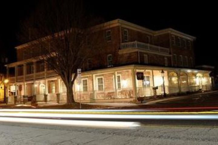 Publick House Restaurant and Country Inn