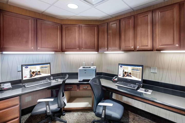 Business Center 63 of 65