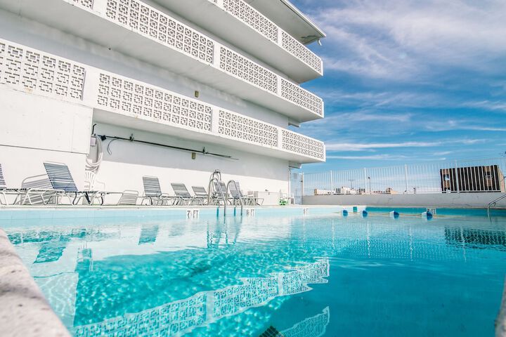 Pool 6 of 30