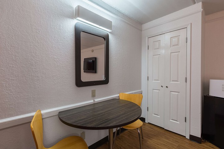 Room 52 of 53