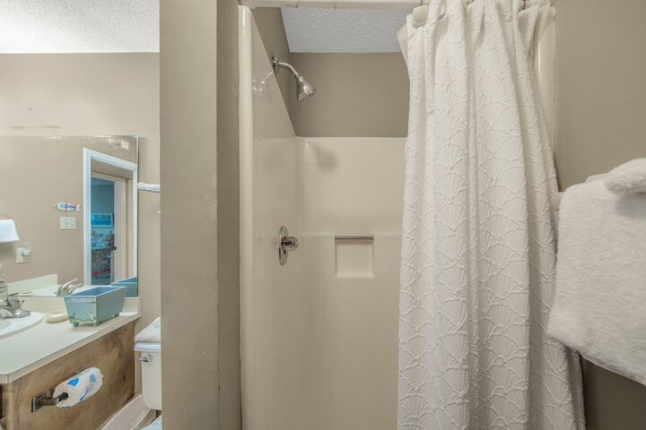 Room 27 of 42