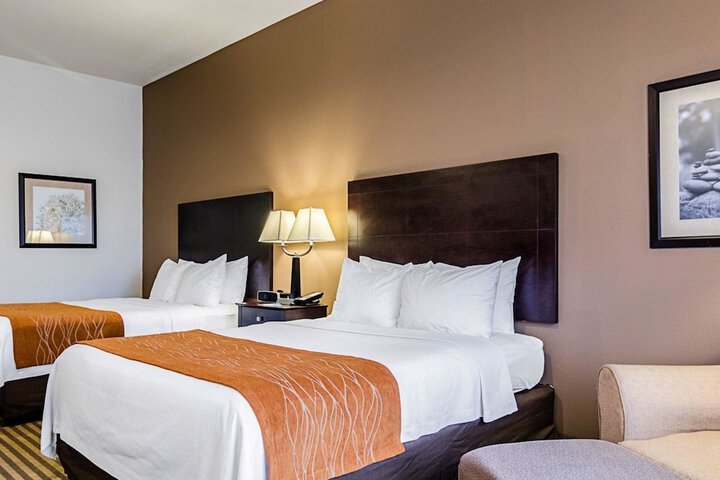 Comfort Inn & Suites Lawrence - University Area