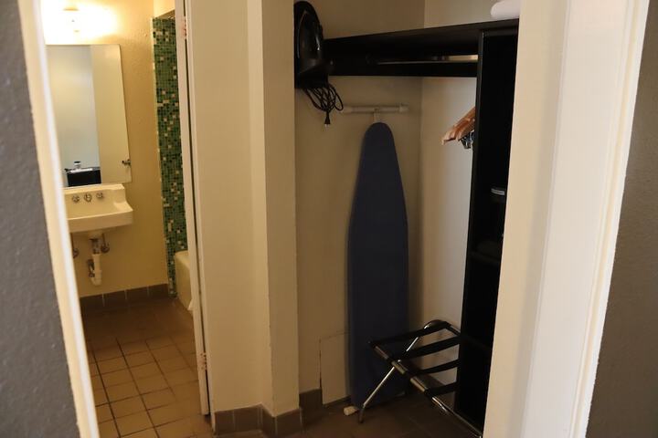Room 18 of 44