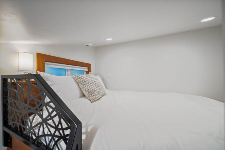 Basecamp Lodge