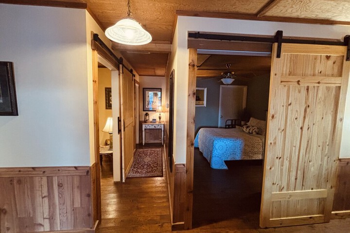 The Iris Garden Downtown Cottages and Suites