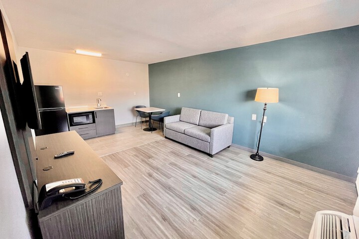 Room 10 of 27