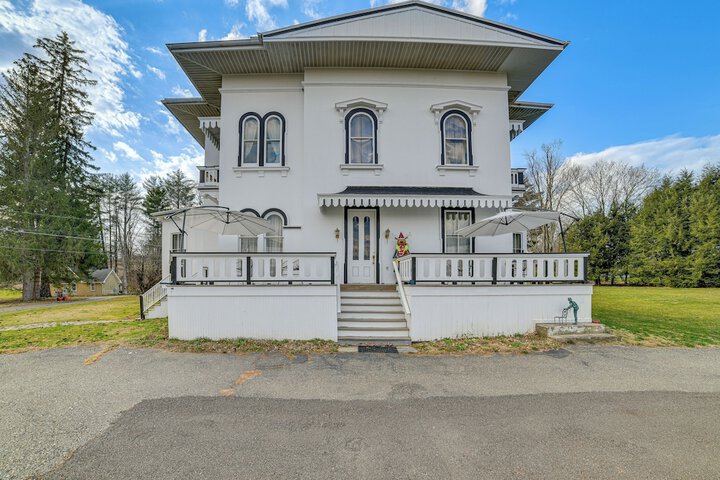 Quiet Owego Getaway Near Main Street & Riverwalk!