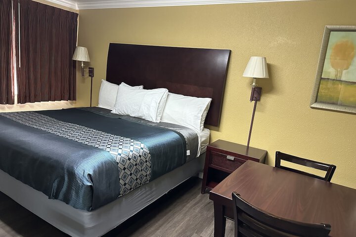 Room 12 of 20