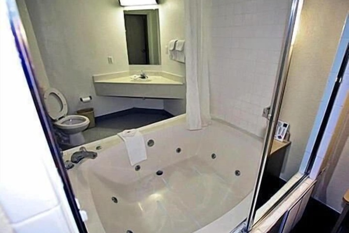 Motel 6 Seymour IN - North