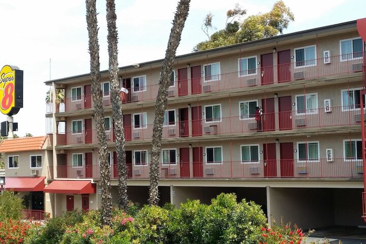 Hotel 8 of 43