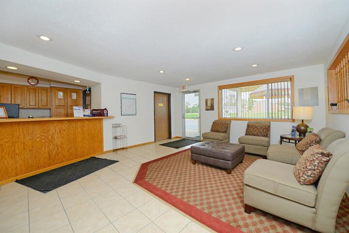 Americas Best Value Inn Charlotte MI