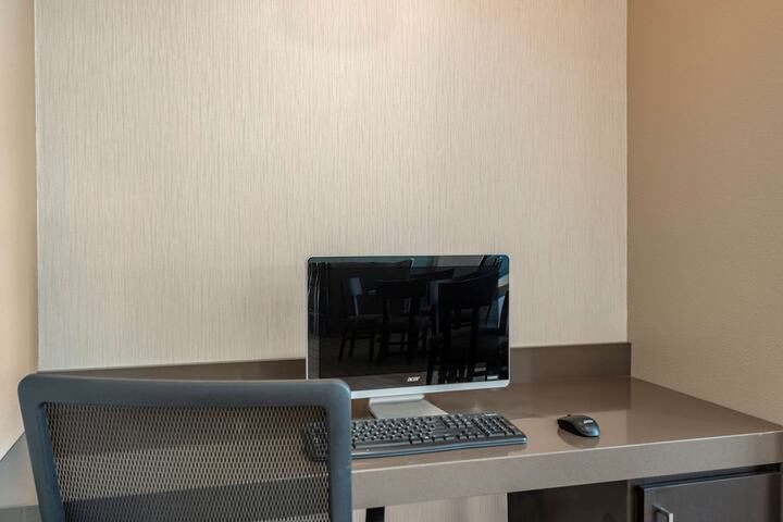 Business Center 40 of 40