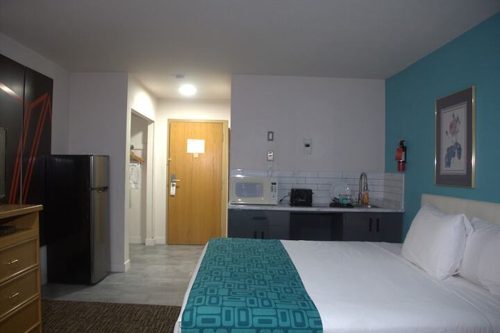 Room 8 of 40