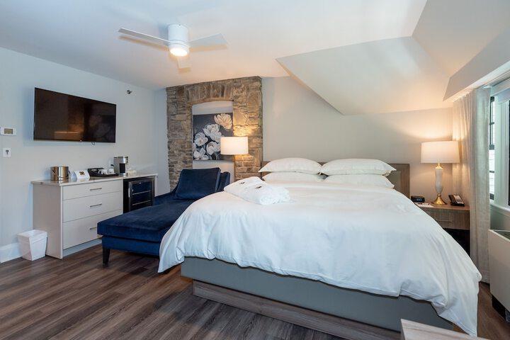 Room 15 of 48