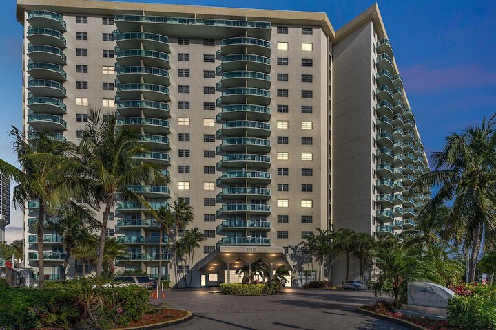 Hotel 6 of 102