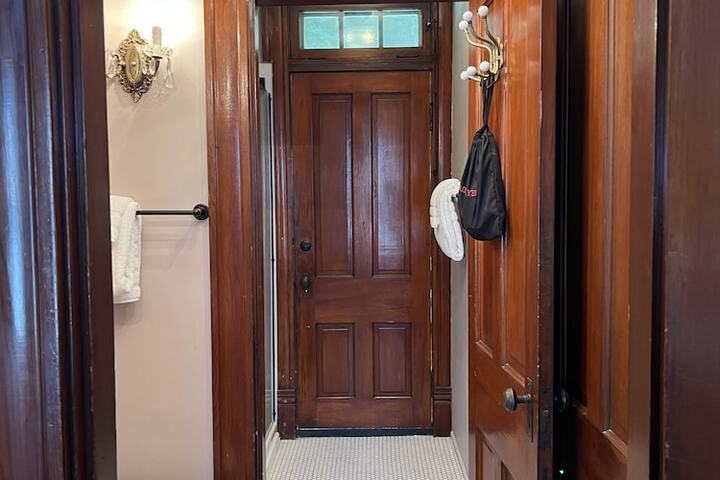 Room 48 of 121
