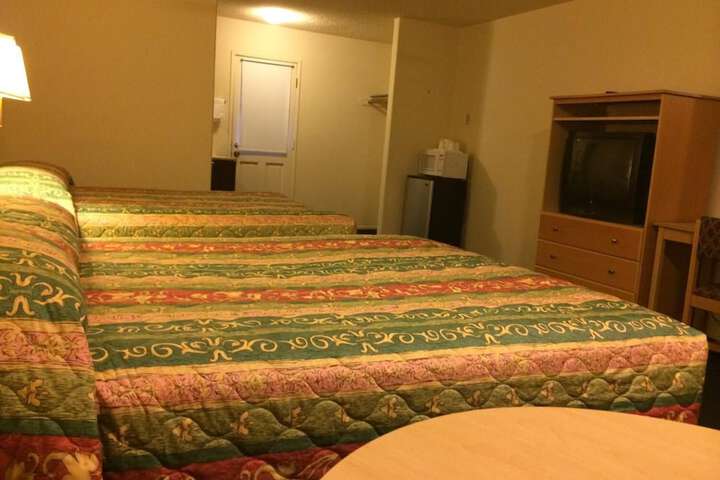 Room 6 of 11