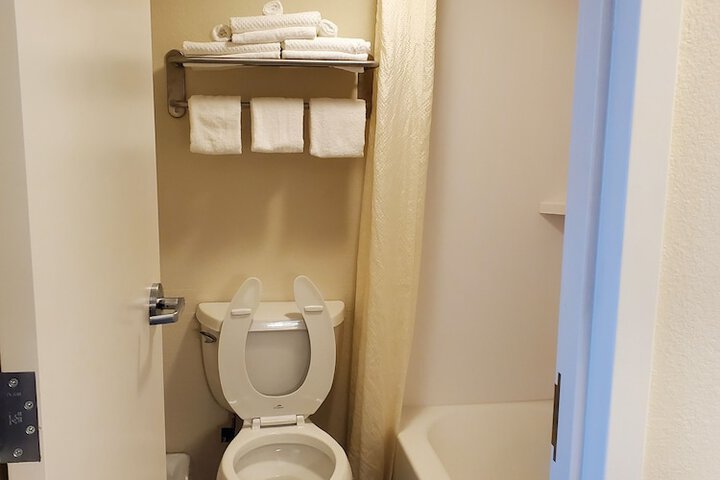 Room 14 of 27