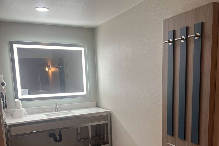 Room 43 of 103