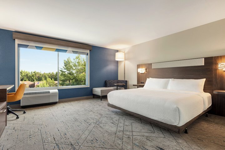Holiday Inn Express and Suites Rhinelander by IHG