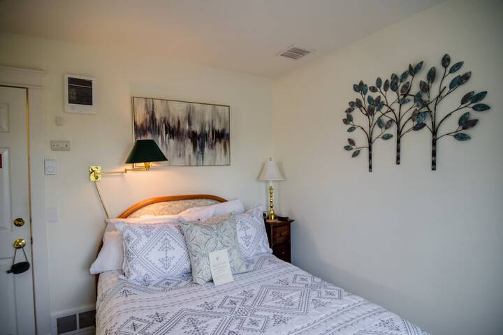 Room 104 of 144