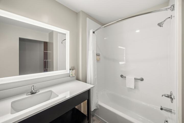Holiday Inn Express Asheville Woodfin by IHG