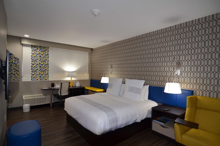 Room 9 of 24
