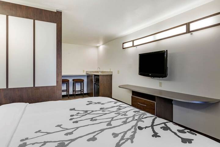 Room 16 of 30