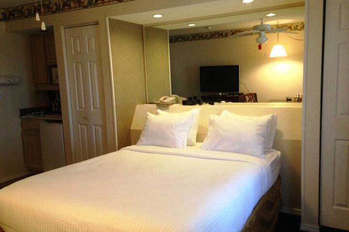The Suites at Fall Creek