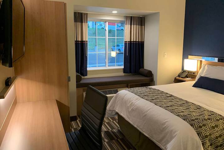 Room 13 of 25