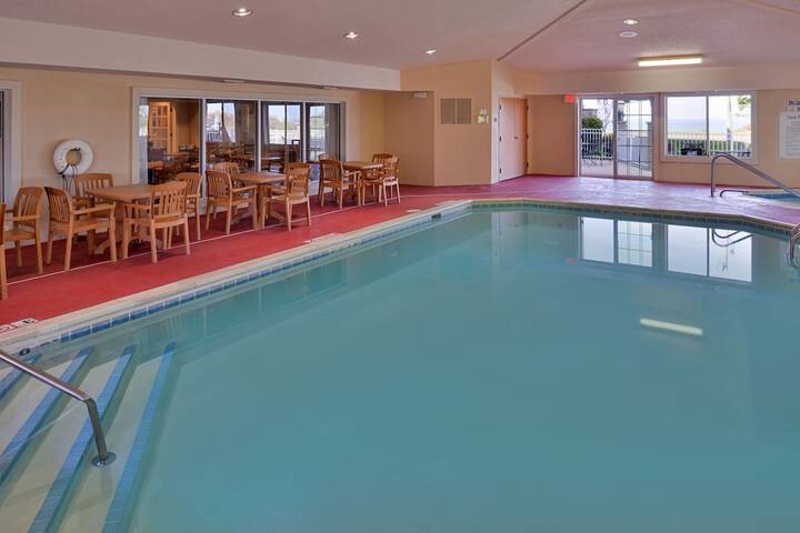 Pool 10 of 82