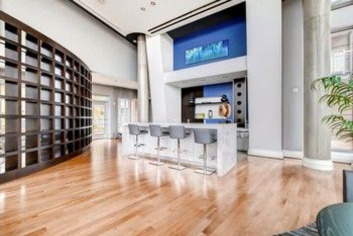 Global Luxury Suites at Park Crest Lofts