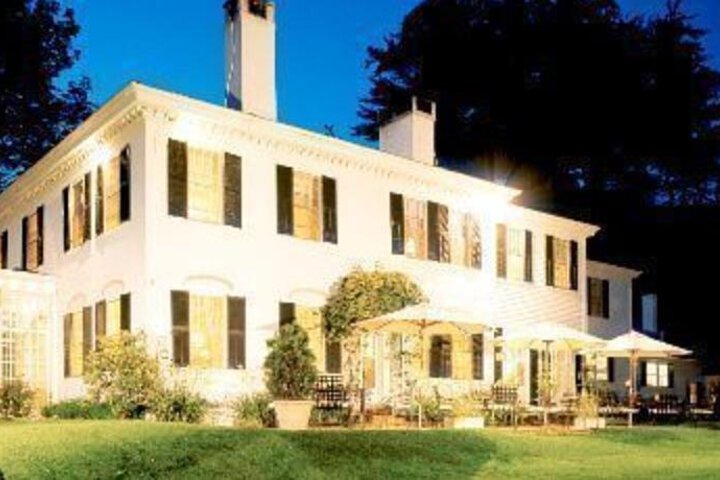 HOME HILL INN