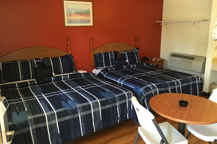 Room 9 of 11