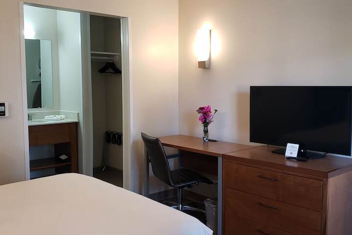 Room 11 of 15
